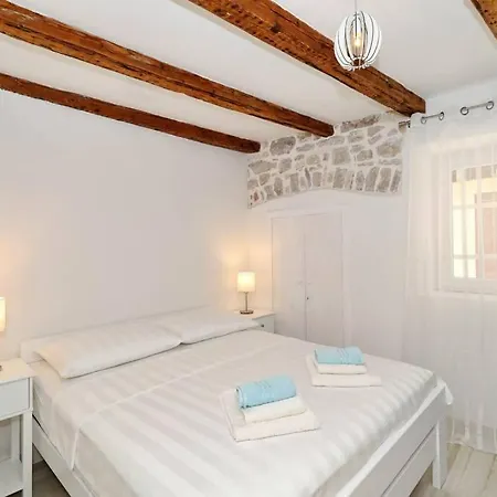 Villa Stone House In The Center Of Town *