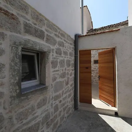 Stone House In The Center Of Town Villa