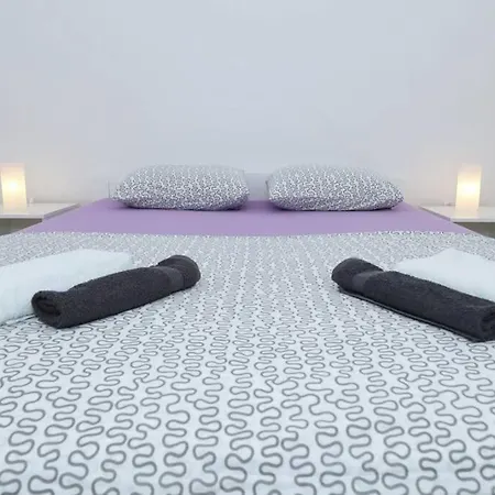 Villa Stone House In The Center Of Town