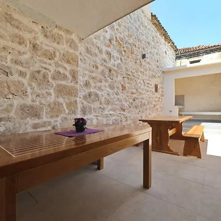 Stone House In The Center Of Town Villa *