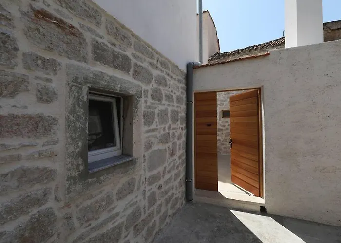 Stone House In The Center Of Town 빌라