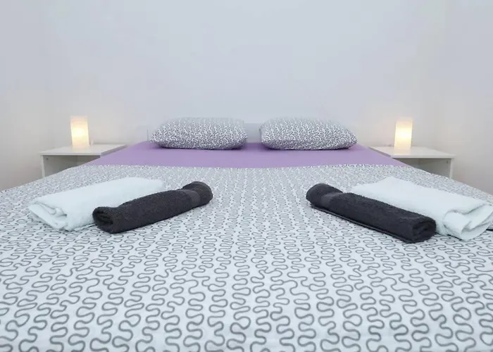 빌라 Stone House In The Center Of Town