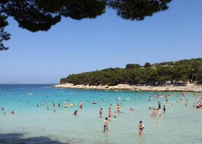 Stone House In The Center Of Town * 무르테르