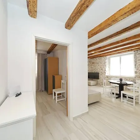 Stone House In The Center Of Town Villa Murter