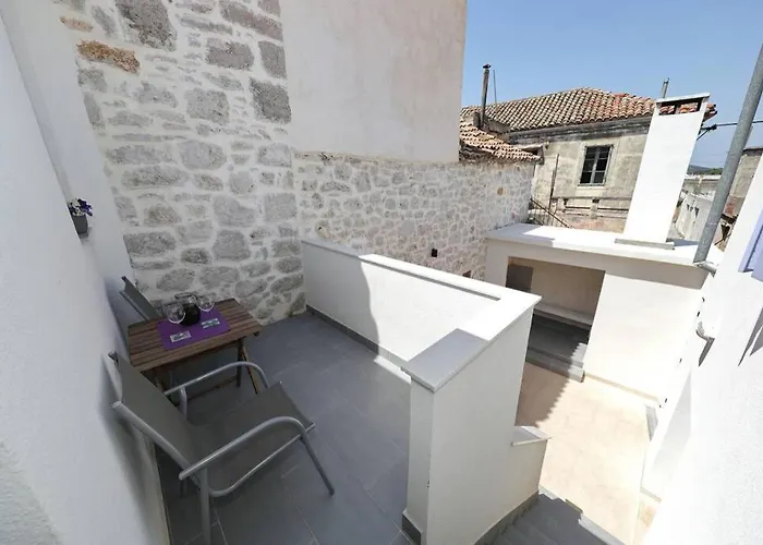 Villa Stone House In The Center Of Town Murter